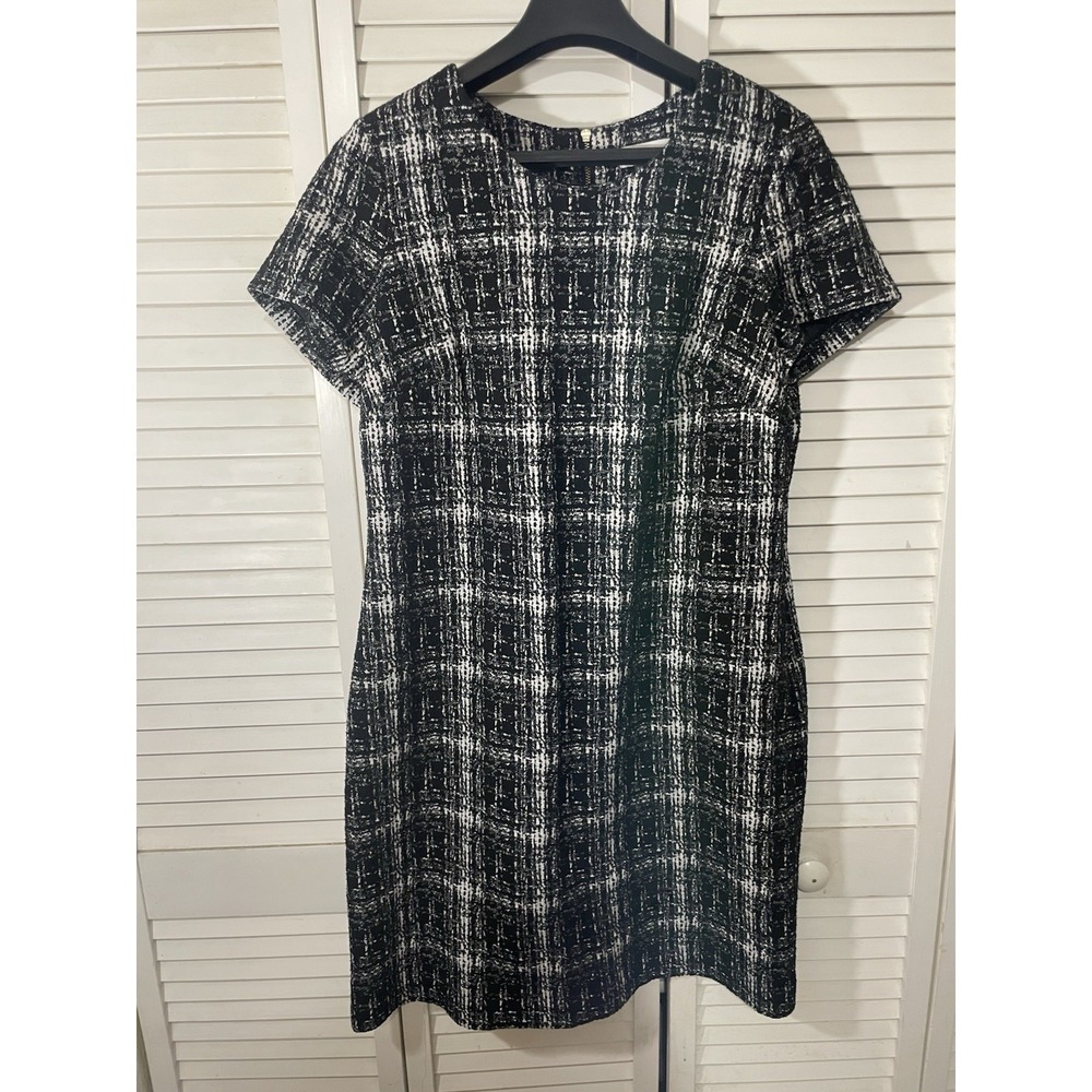Calvin Klein Black White Plaid Sheath Dress Size 12 Short Sleeve Crew Neck